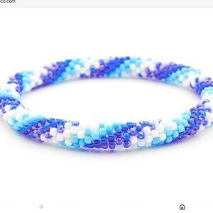Handmade Sashka Blue Waves Beaded Bracelet